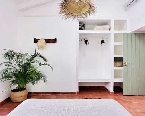 Moradia tradicional térrea renovada cheia de charme I 3 quartos I Pátio I Piscina I São Romão