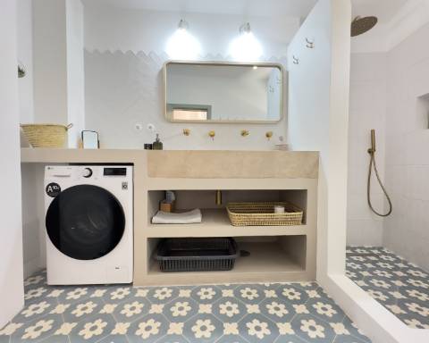 Moradia tradicional térrea renovada cheia de charme I 3 quartos I Pátio I Piscina I São Romão