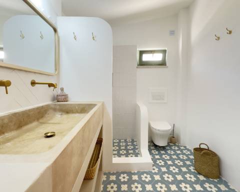 Moradia tradicional térrea renovada cheia de charme I 3 quartos I Pátio I Piscina I São Romão