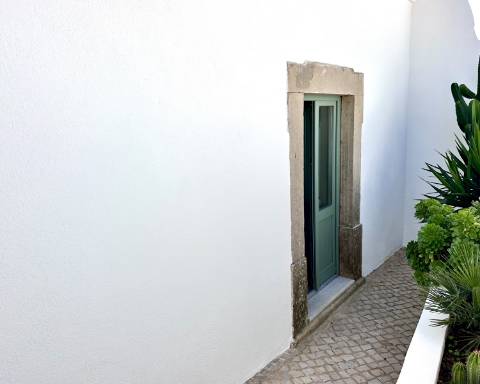 Moradia tradicional térrea renovada cheia de charme I 3 quartos I Pátio I Piscina I São Romão