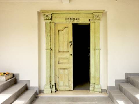 Espaçosa moradia renovada de 294 m2 | 4 quartos em suite | 1 piso | Piscina | Terreno de 2 440 m2 | Paderne, Albufeira.