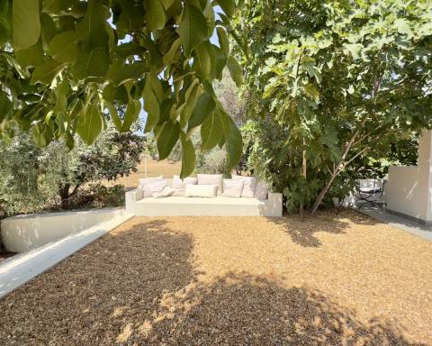 Espaçosa moradia renovada de 294 m2 | 4 quartos em suite | 1 piso | Piscina | Terreno de 2 440 m2 | Paderne, Albufeira.