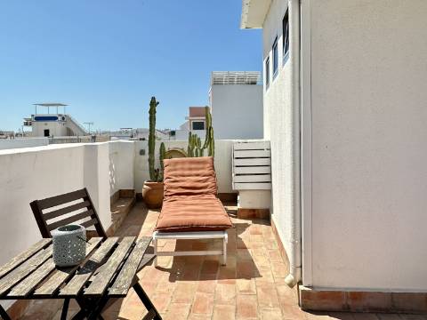 Elegante apartamento com 2 quartos I Açoteia I Baixa I Olhão