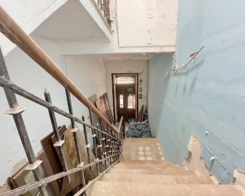 Lindo edifício Autêntico dos Anos 1920 a renovar no coração histórico de Faro