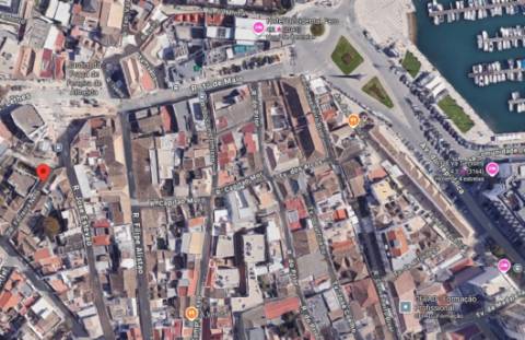 Lindo edifício Autêntico dos Anos 1920 a renovar no coração histórico de Faro