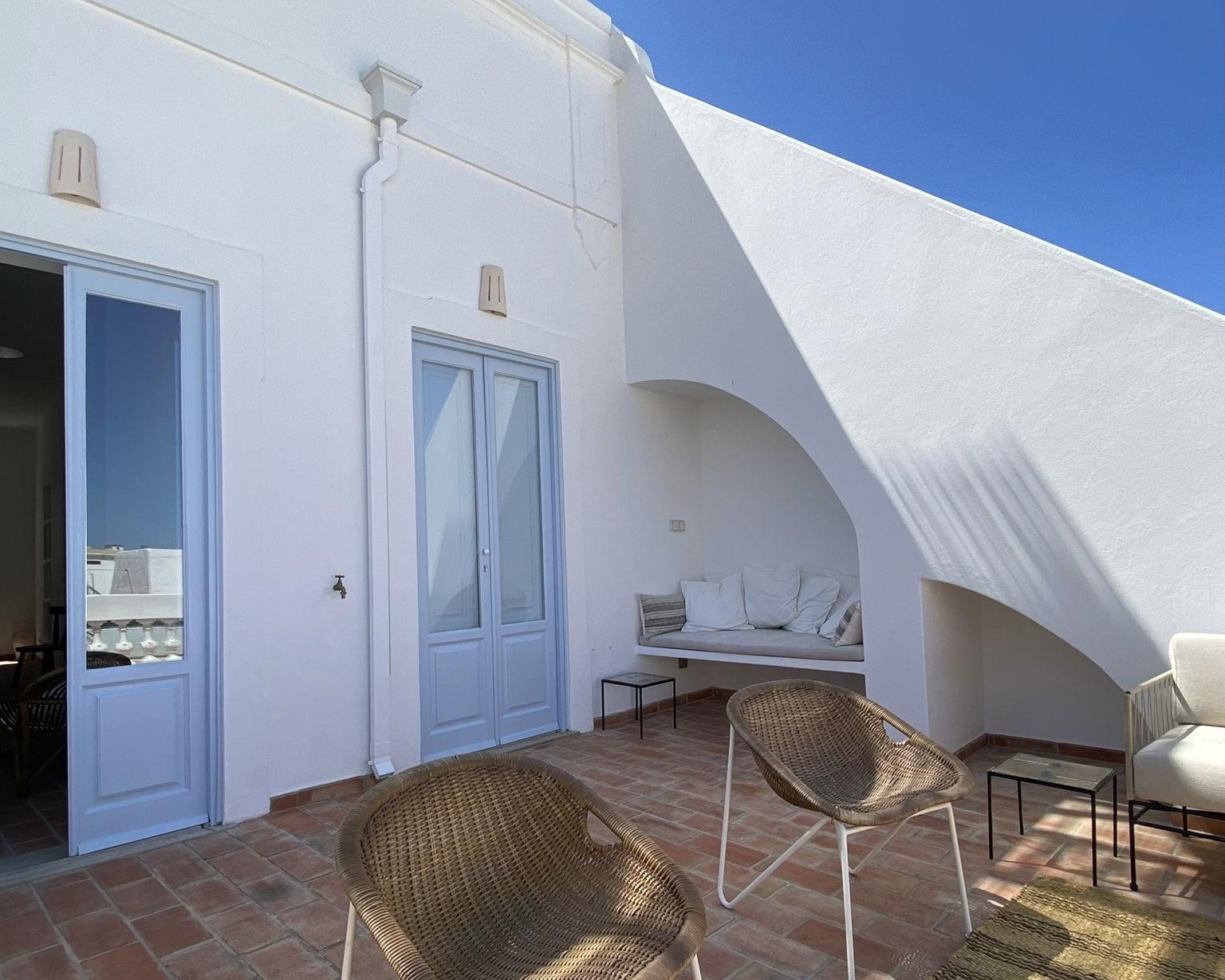 Magnífica moradia renovada I 3 quartos I Pátio I Terraço I Açoteia com piscina I Baixa I Olhão