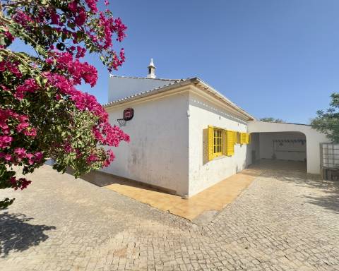 Magnífica propriedade I Casa térrea com 3 quartos I terreno com 5260 m2 I Paderne I Albufeira