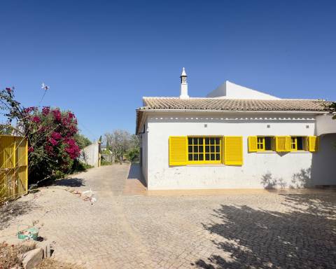 Magnífica propriedade I Casa térrea com 3 quartos I terreno com 5260 m2 I Paderne I Albufeira