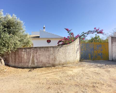 Magnífica propriedade I Casa térrea com 3 quartos I terreno com 5260 m2 I Paderne I Albufeira