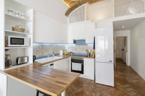 Típica I 3 quartos I Totalmente remodelada I Pátio I Roof top I Centro de Olhão