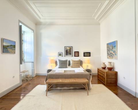 Elegante moradia renovada I 3 quartos I Pátio I Piscina I Terraço I Centro histórico de Vila Real de Santo António