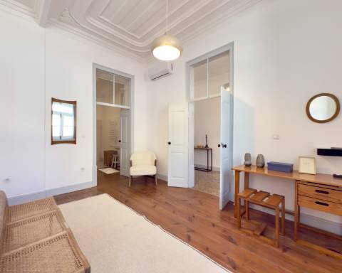 Elegante moradia renovada I 3 quartos I Pátio I Piscina I Terraço I Centro histórico de Vila Real de Santo António