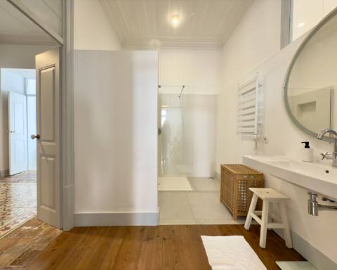 Elegante moradia renovada I 3 quartos I Pátio I Piscina I Terraço I Centro histórico de Vila Real de Santo António