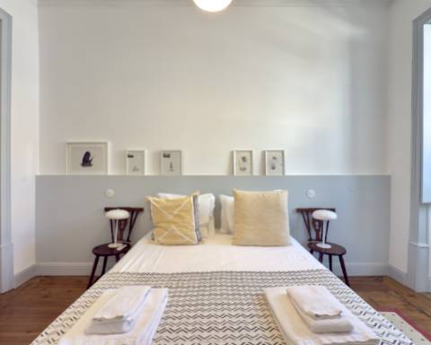 Elegante moradia renovada I 3 quartos I Pátio I Piscina I Terraço I Centro histórico de Vila Real de Santo António