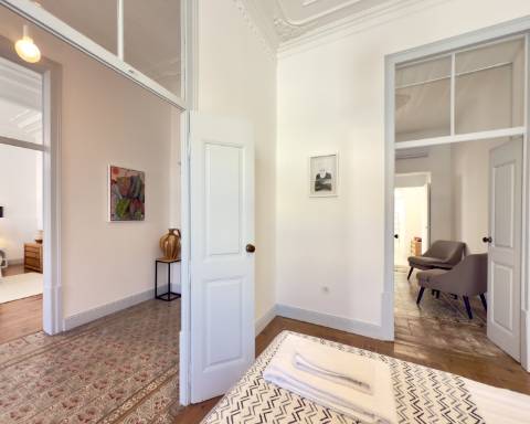 Elegante moradia renovada I 3 quartos I Pátio I Piscina I Terraço I Centro histórico de Vila Real de Santo António