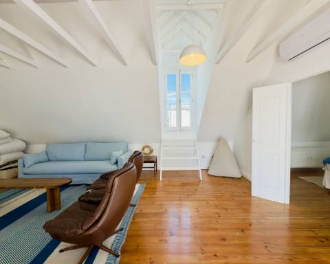 Elegante moradia renovada I 3 quartos I Pátio I Piscina I Terraço I Centro histórico de Vila Real de Santo António