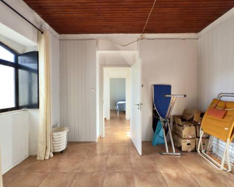 Encantadora casa tradicional para renovar I 3 quartos I Jardim de 600 m2 I Vista mar I Santa Barbara de Nexe