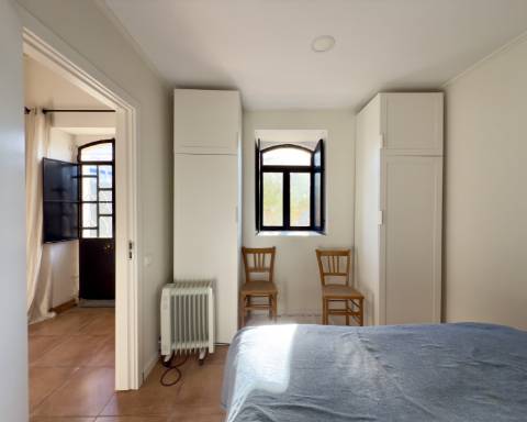 Encantadora casa tradicional para renovar I 3 quartos I Jardim de 600 m2 I Vista mar I Santa Barbara de Nexe