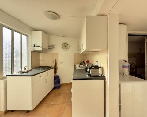 Encantadora casa tradicional para renovar I 3 quartos I Jardim de 600 m2 I Vista mar I Santa Barbara de Nexe