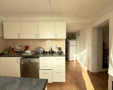 Encantadora casa tradicional para renovar I 3 quartos I Jardim de 600 m2 I Vista mar I Santa Barbara de Nexe