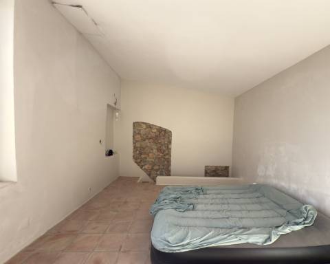Encantadora casa tradicional para renovar I 3 quartos I Jardim de 600 m2 I Vista mar I Santa Barbara de Nexe