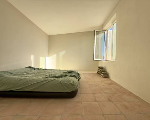 Encantadora casa tradicional para renovar I 3 quartos I Jardim de 600 m2 I Vista mar I Santa Barbara de Nexe