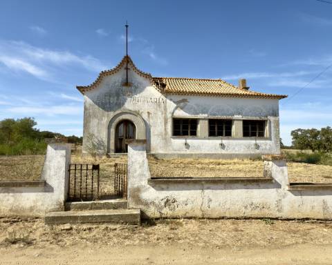 UNICO! Antiga escola primária para renovar I Projeto aprovado I 3 quartos I Piscina I Alentejo I Torre de Coelheiros I Évora