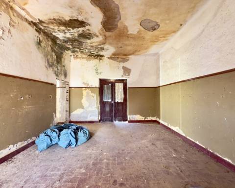 UNICO! Antiga escola primária para renovar I Projeto aprovado I 3 quartos I Piscina I Alentejo I Torre de Coelheiros I Évora