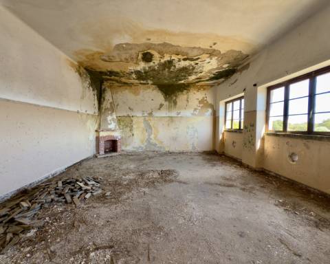 UNICO! Antiga escola primária para renovar I Projeto aprovado I 3 quartos I Piscina I Alentejo I Torre de Coelheiros I Évora