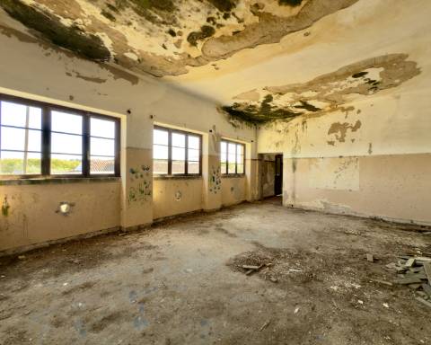 UNICO! Antiga escola primária para renovar I Projeto aprovado I 3 quartos I Piscina I Alentejo I Torre de Coelheiros I Évora