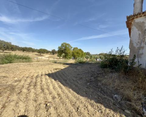 UNICO! Antiga escola primária para renovar I Projeto aprovado I 3 quartos I Piscina I Alentejo I Torre de Coelheiros I Évora