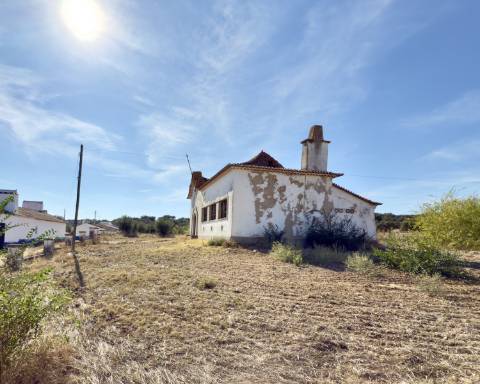 UNICO! Antiga escola primária para renovar I Projeto aprovado I 3 quartos I Piscina I Alentejo I Torre de Coelheiros I Évora