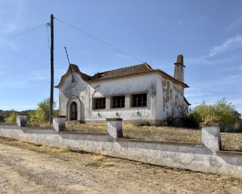 UNICO! Antiga escola primária para renovar I Projeto aprovado I 3 quartos I Piscina I Alentejo I Torre de Coelheiros I Évora
