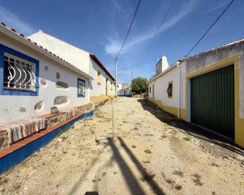 UNICO! Antiga escola primária para renovar I Projeto aprovado I 3 quartos I Piscina I Alentejo I Torre de Coelheiros I Évora