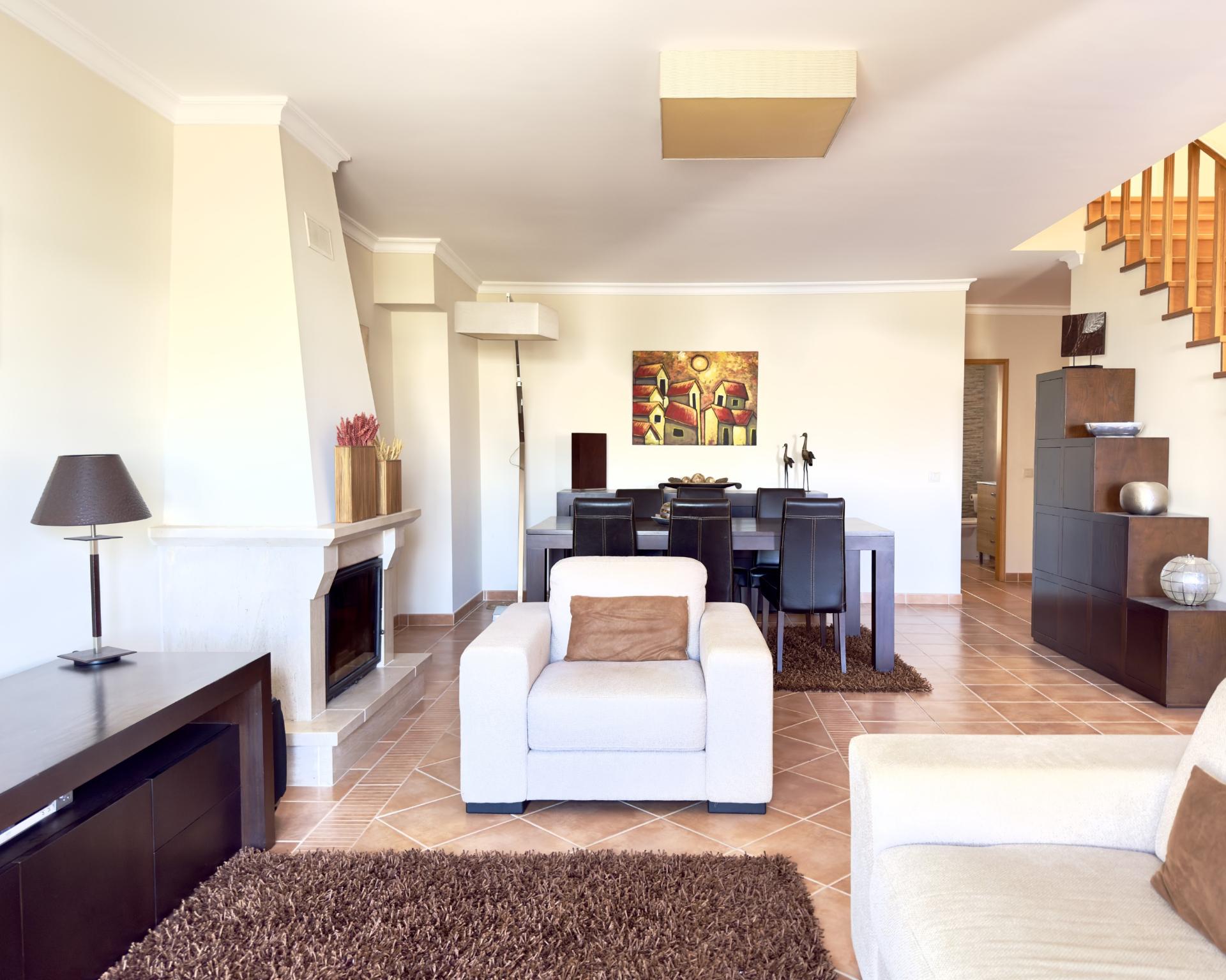 Casa com 3 quartos I 168 m2 I Jardim I Urbanização tranquila da Quinta dos Poços I Ferragudo