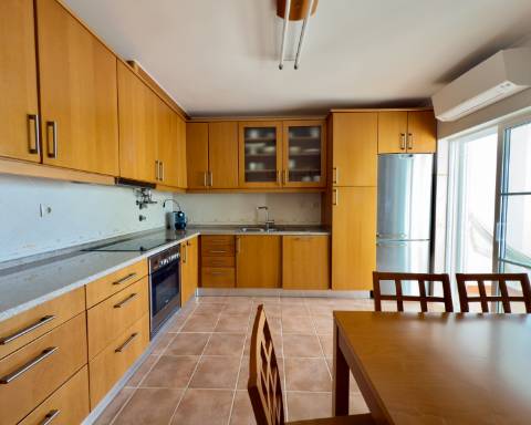 Casa com 3 quartos I 168 m2 I Jardim I Urbanização tranquila da Quinta dos Poços I Ferragudo