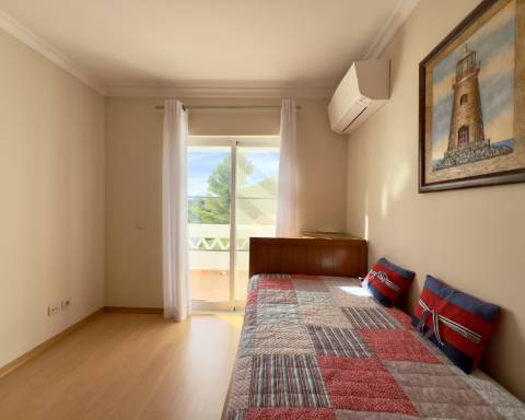 Casa com 3 quartos I 168 m2 I Jardim I Urbanização tranquila da Quinta dos Poços I Ferragudo