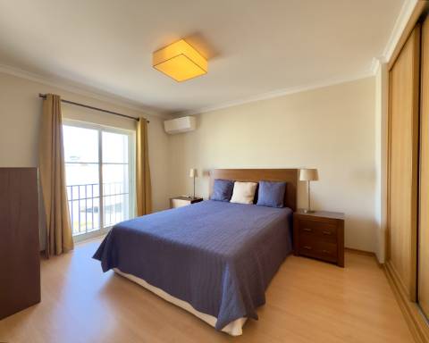 Casa com 3 quartos I 168 m2 I Jardim I Urbanização tranquila da Quinta dos Poços I Ferragudo