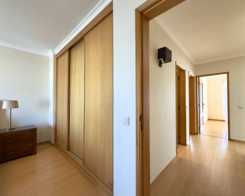 Casa com 3 quartos I 168 m2 I Jardim I Urbanização tranquila da Quinta dos Poços I Ferragudo