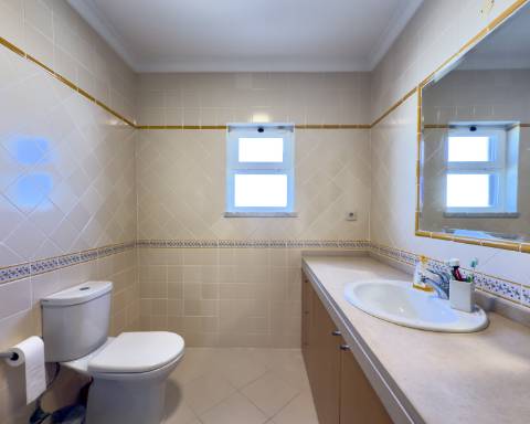 Casa com 3 quartos I 168 m2 I Jardim I Urbanização tranquila da Quinta dos Poços I Ferragudo