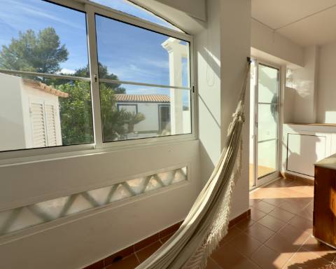 Casa com 3 quartos I 168 m2 I Jardim I Urbanização tranquila da Quinta dos Poços I Ferragudo