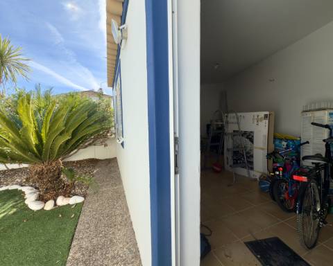 Casa com 3 quartos I 168 m2 I Jardim I Urbanização tranquila da Quinta dos Poços I Ferragudo