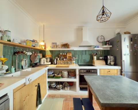 Charmosa casa tradicional I Totalmente renovada I 2 quartos I Ampla açoteia com vista panorâmica para o mar I Centro da vila da Fuseta