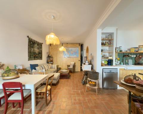 Charmosa casa tradicional I Totalmente renovada I 2 quartos I Ampla açoteia com vista panorâmica para o mar I Centro da vila da Fuseta