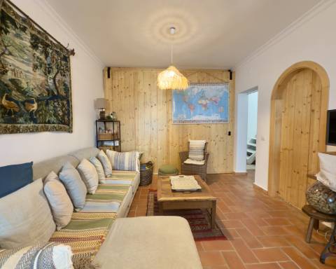 Charmosa casa tradicional I Totalmente renovada I 2 quartos I Ampla açoteia com vista panorâmica para o mar I Centro da vila da Fuseta