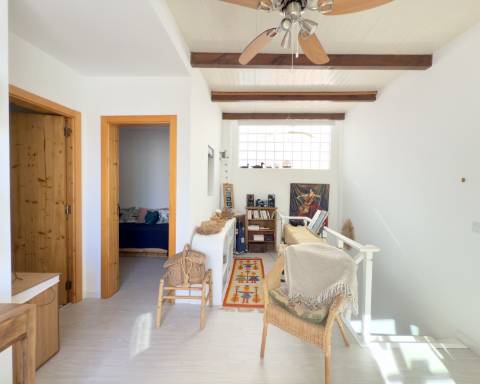 Charmosa casa tradicional I Totalmente renovada I 2 quartos I Ampla açoteia com vista panorâmica para o mar I Centro da vila da Fuseta