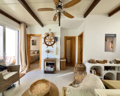 Charmosa casa tradicional I Totalmente renovada I 2 quartos I Ampla açoteia com vista panorâmica para o mar I Centro da vila da Fuseta