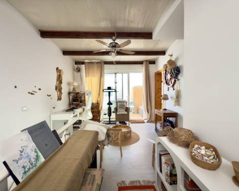 Charmosa casa tradicional I Totalmente renovada I 2 quartos I Ampla açoteia com vista panorâmica para o mar I Centro da vila da Fuseta