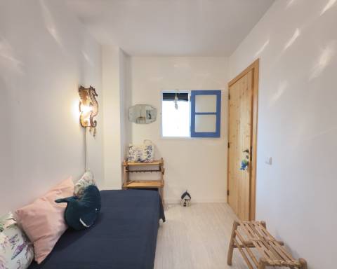 Charmosa casa tradicional I Totalmente renovada I 2 quartos I Ampla açoteia com vista panorâmica para o mar I Centro da vila da Fuseta