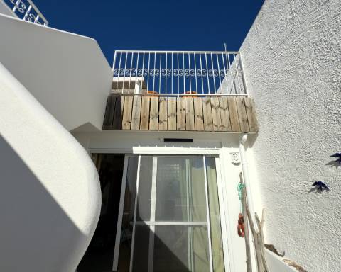 Charmosa casa tradicional I Totalmente renovada I 2 quartos I Ampla açoteia com vista panorâmica para o mar I Centro da vila da Fuseta